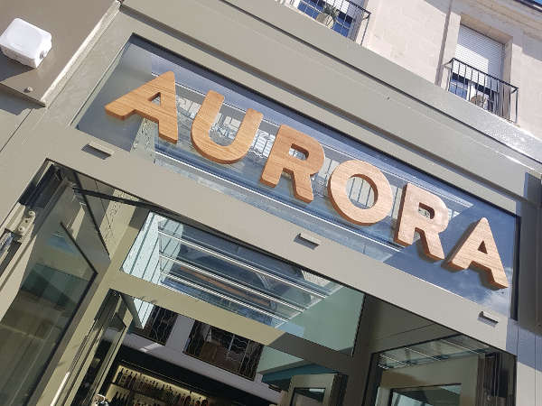 lettrage en bois pour restaurant