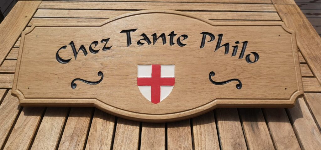 plaque en bois pour gîte