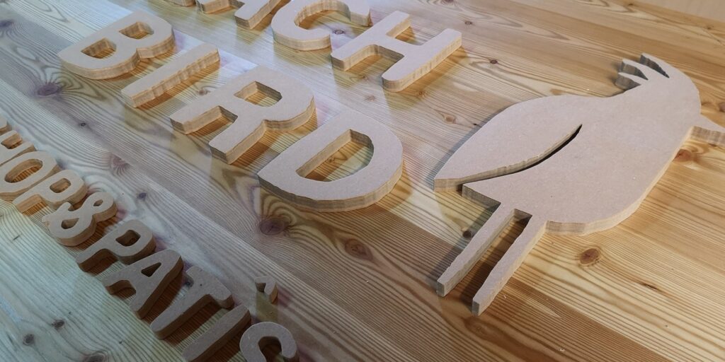 Enseigne en bois lettres à peindre