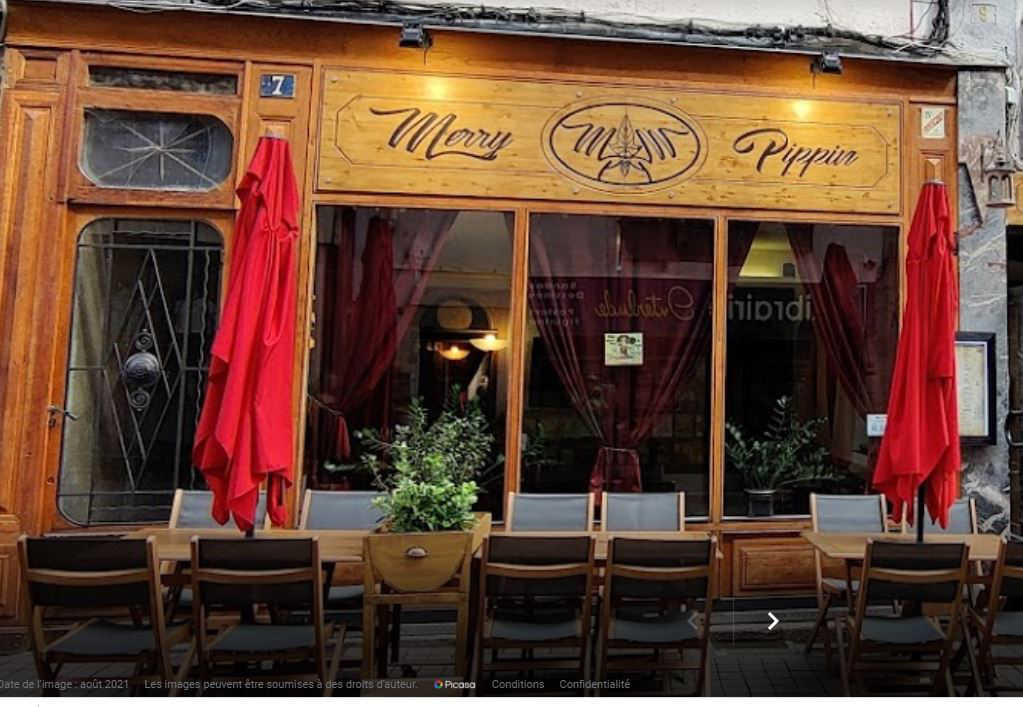 Enseigne restaurant en bois gravé